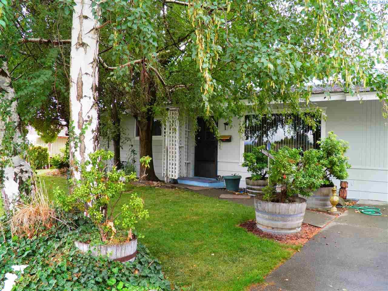 Property Photo: 606 Park Ave WA 98930