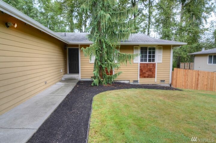 Property Photo:  2627 Lake Dr  WA 98258 