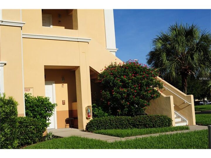 Property Photo:  2950 Viscaya Place 101  FL 34237 