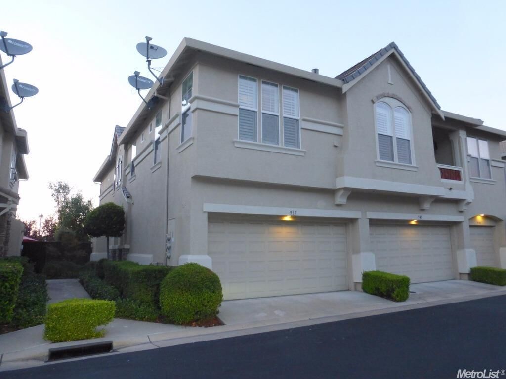 Property Photo:  937 Marvin Gardens Way 19  CA 95765 