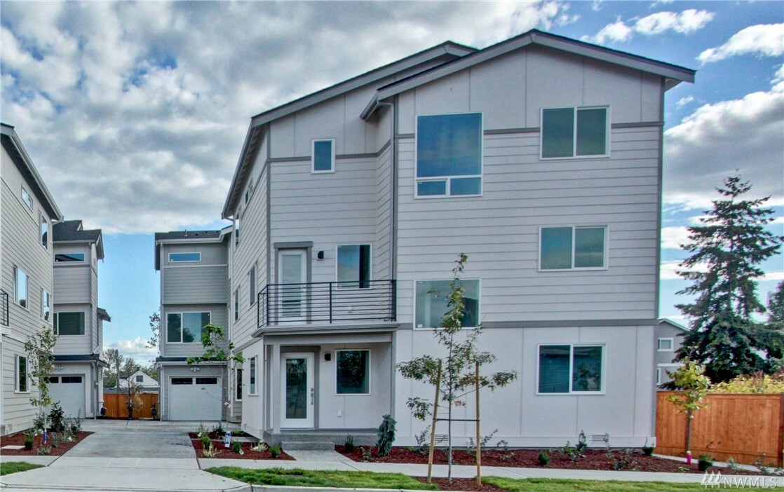 4255 S Holden Street  Seattle WA 98118 photo
