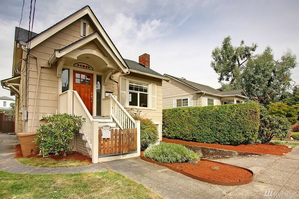 Property Photo:  2116 N 60th  WA 98103 