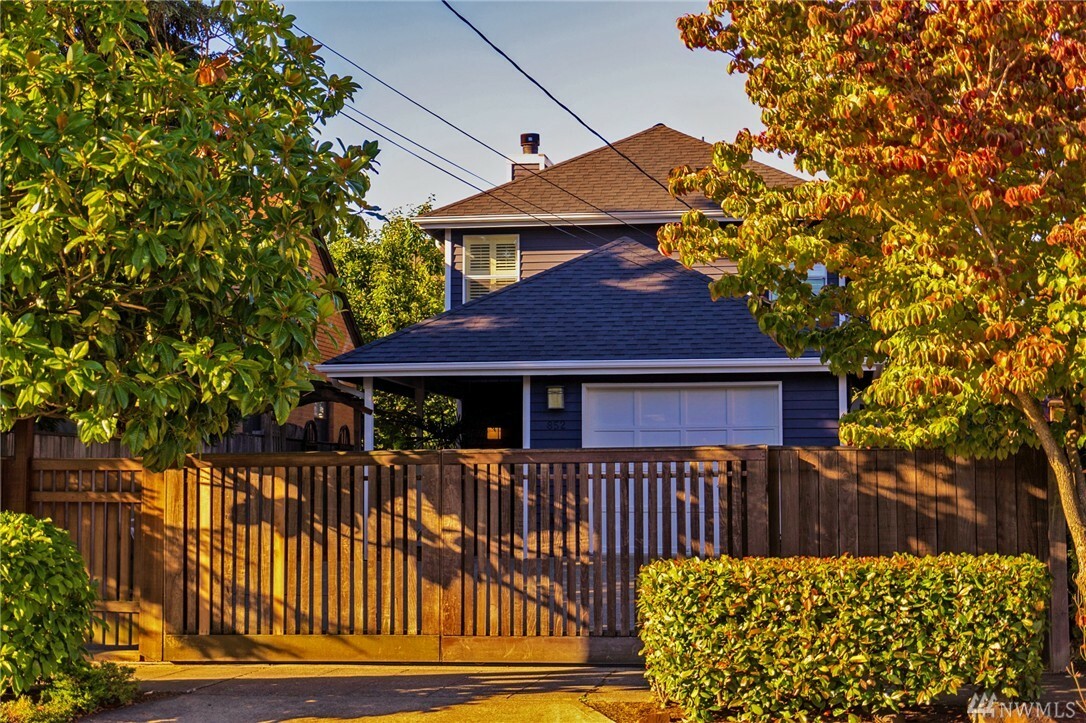 852 NE 80th St  Seattle WA 98115 photo