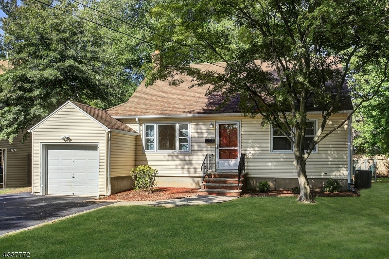 Property Photo:  11 Gere Pl  NJ 07023 