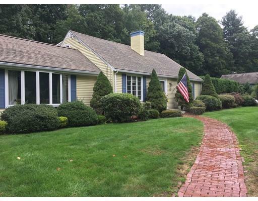 Property Photo: 6 Oakridge Dr MA 01095