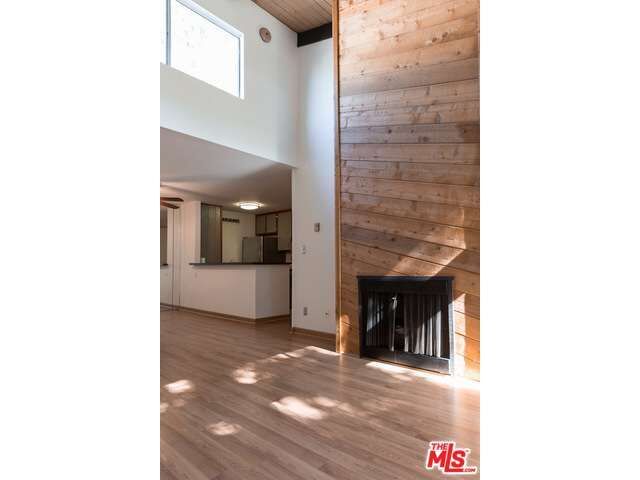 Property Photo: 4900 Overland Ave 305 CA 90230