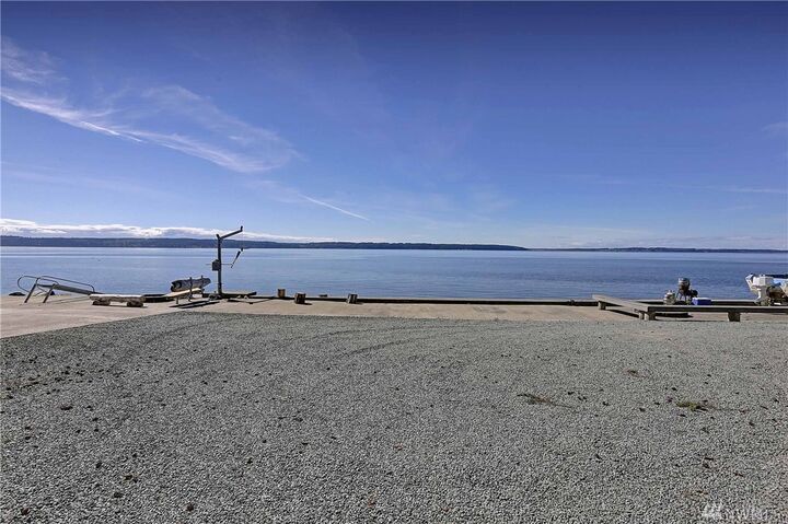 Property Photo:  111 Pleasant Lane  WA 98282 