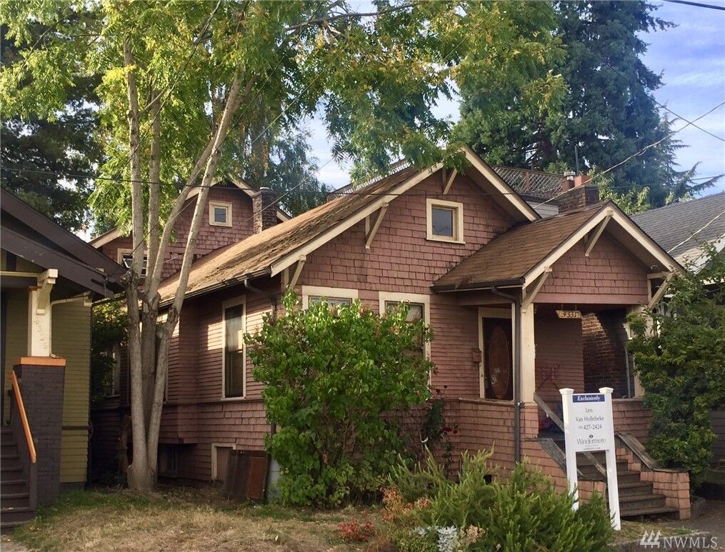 Property Photo: 4331 5th Ave NE WA 98105