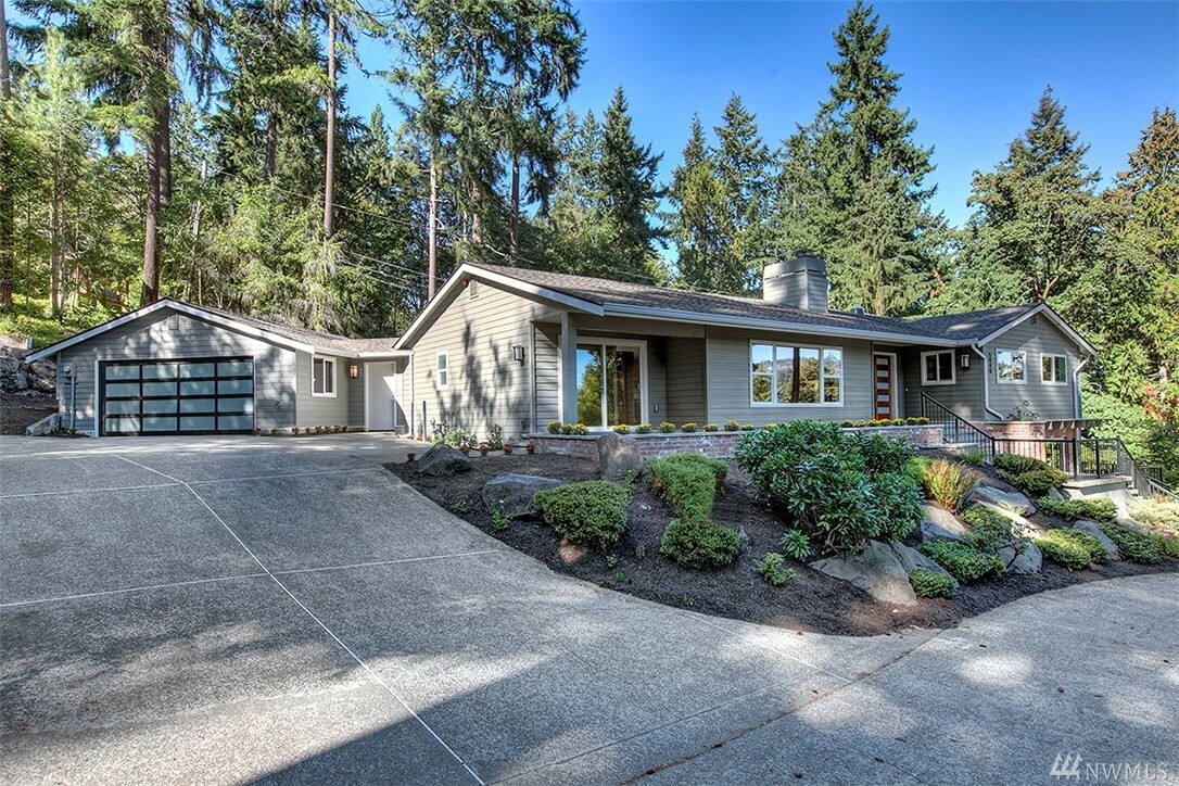 Property Photo: 5440 E Mercer Wy WA 98040