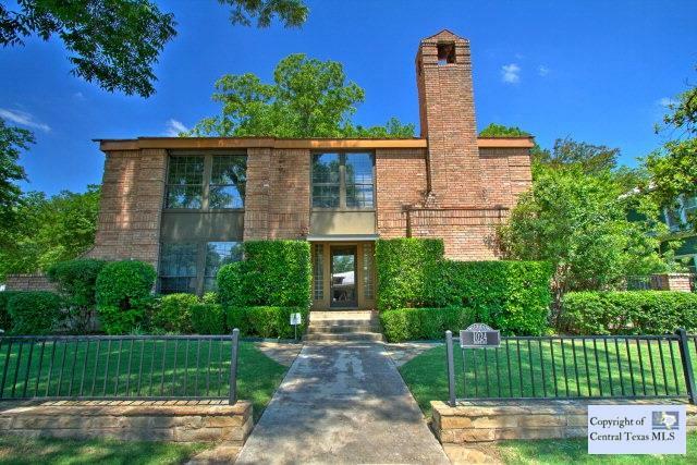 Property Photo:  1024 W Hopkins Street  TX 78666 