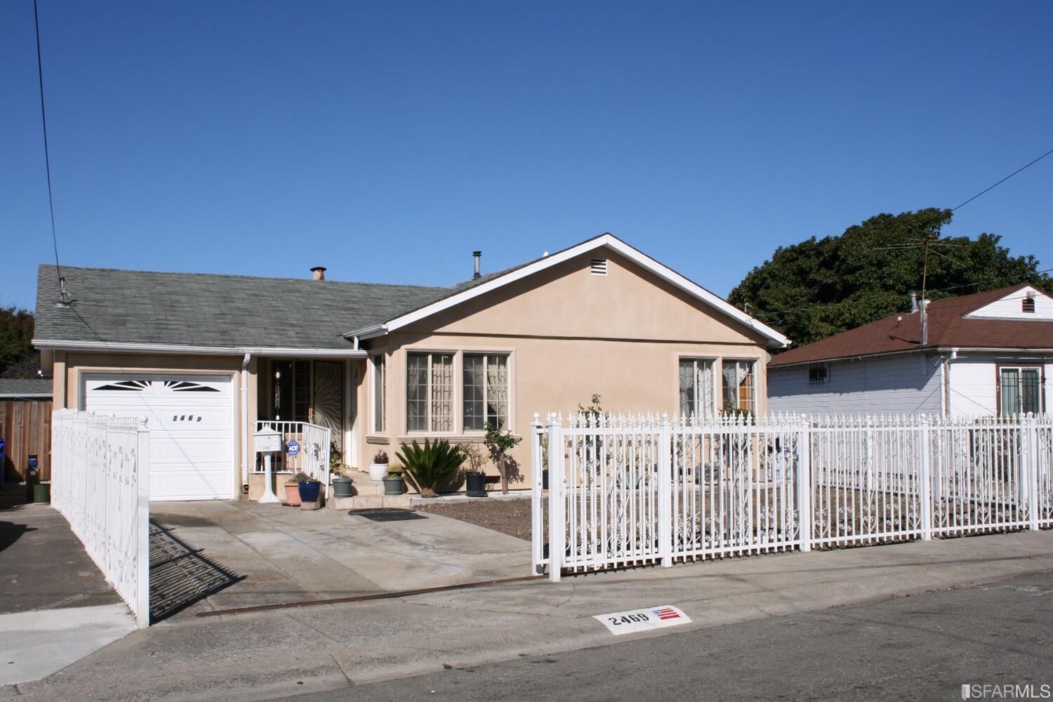 Property Photo:  2469 Bancroft Lane  CA 94806 