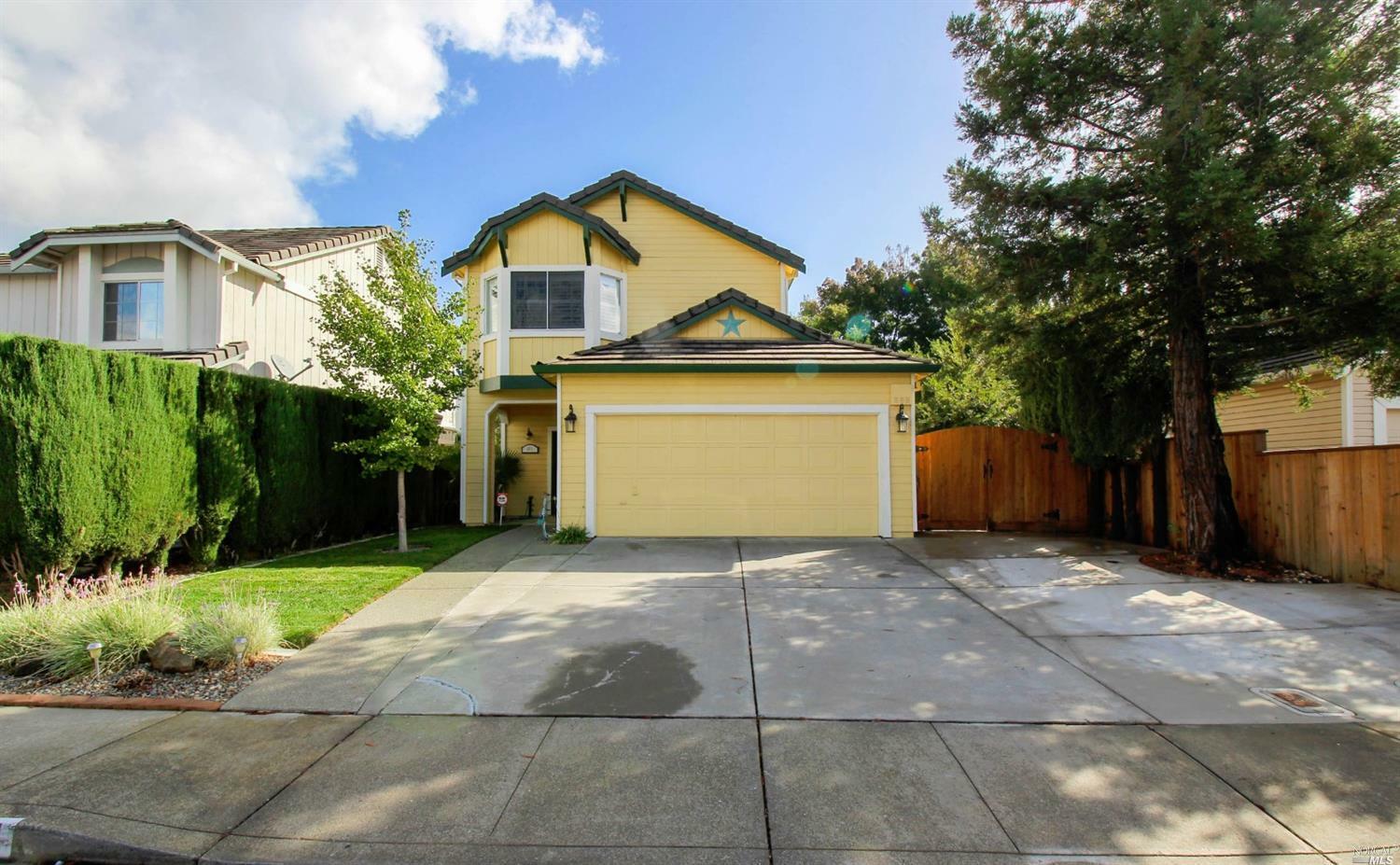 Property Photo:  451 Robin Circle  CA 95687 