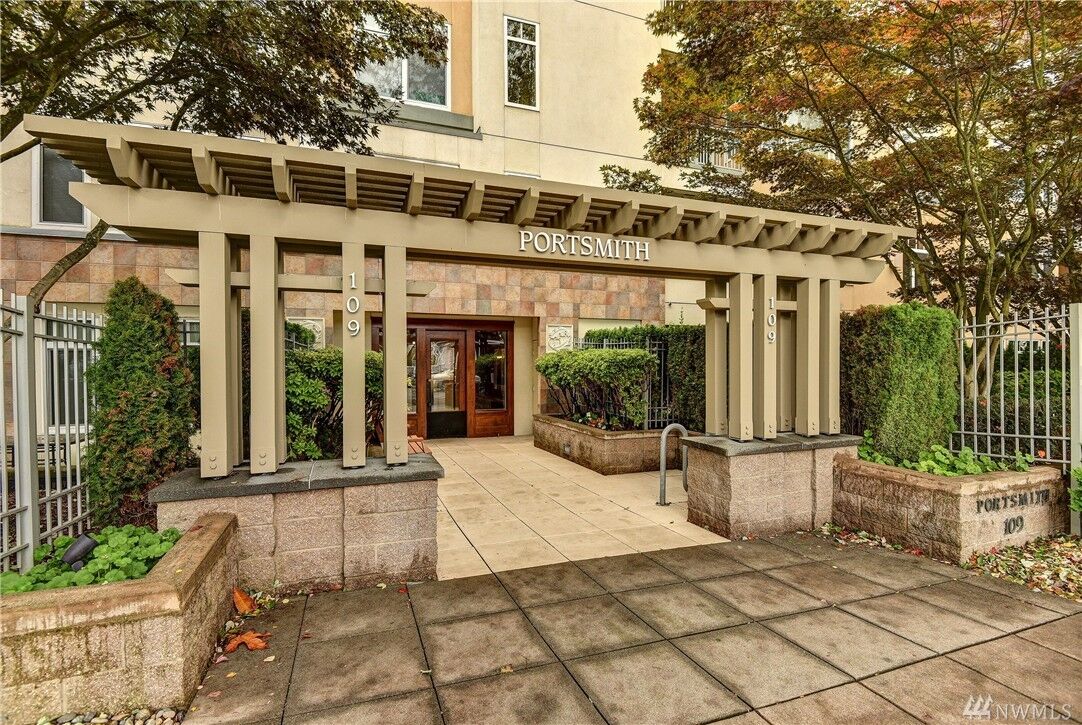 Property Photo: 109 2nd Street S 222 WA 98033