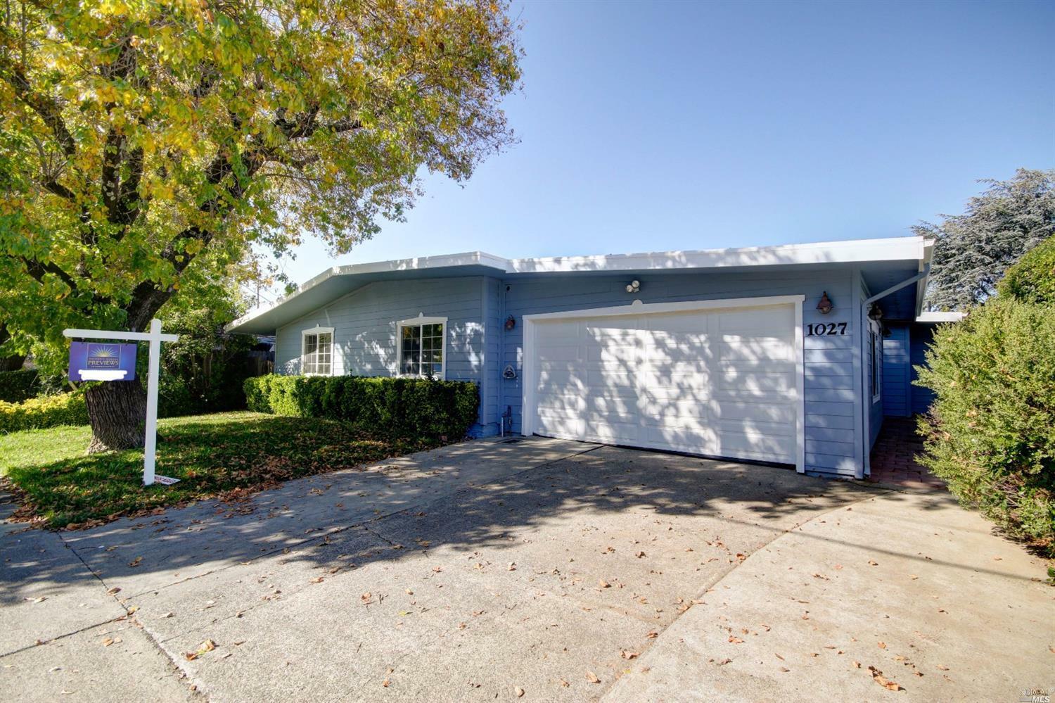 Property Photo:  1027 Las Pavadas Avenue  CA 94903 