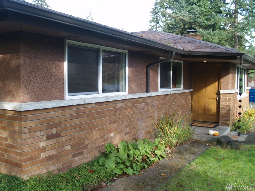 Property Photo: 13105 162 Ave SE WA 98059