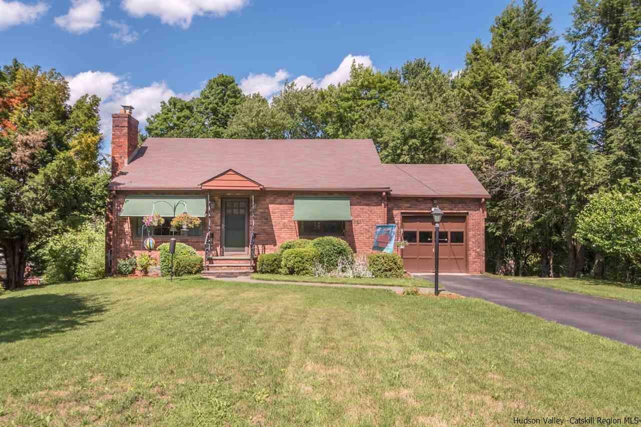 Property Photo:  35 Hillside  NY 12401 