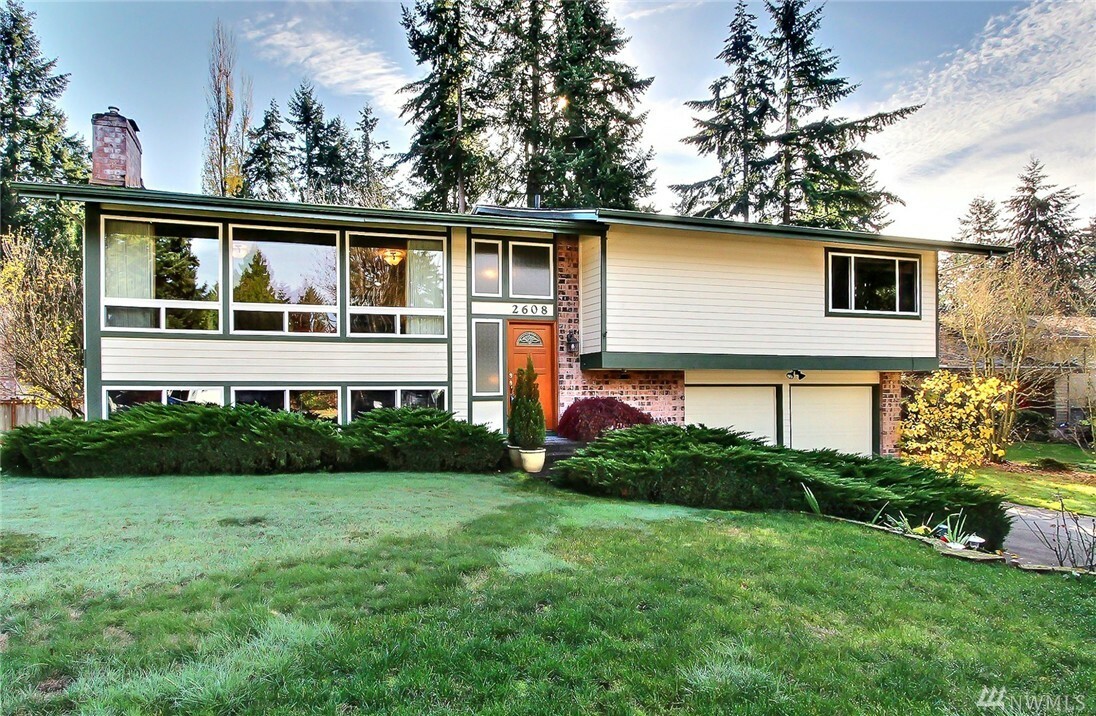 Property Photo: 2608 35th Ave SE WA 98374