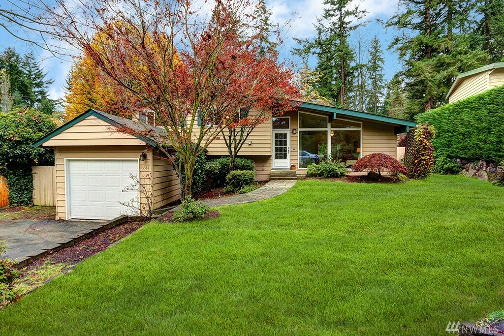 Property Photo:  5514 189th St SW  WA 98036 