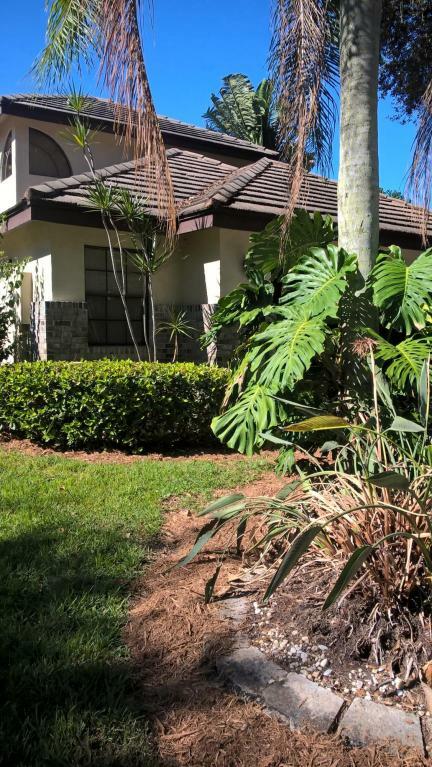 Property Photo: 250 Sherwood Forest Drive FL 33445
