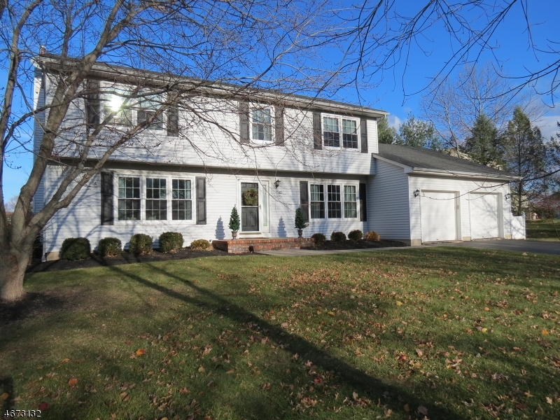 Property Photo:  42 Aberdeen Cir  NJ 08822 