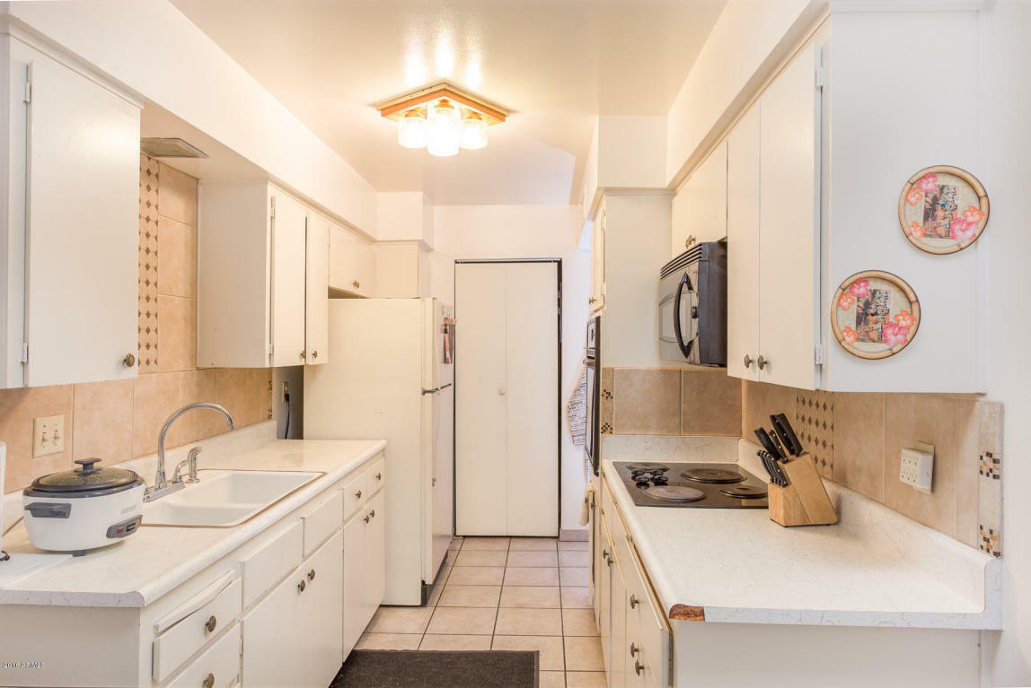 Property Photo: 4909 N Miller Road AZ 85251