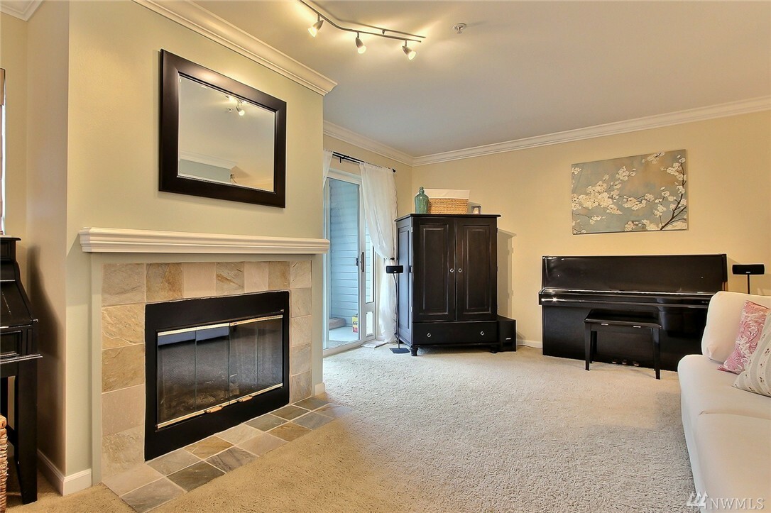 Property Photo: 33020 10th Ave SW F 303 WA 98023