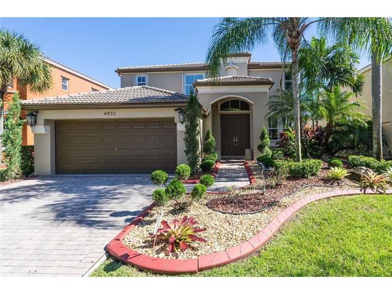 Property Photo: 4935 SW 166th Ave FL 33027