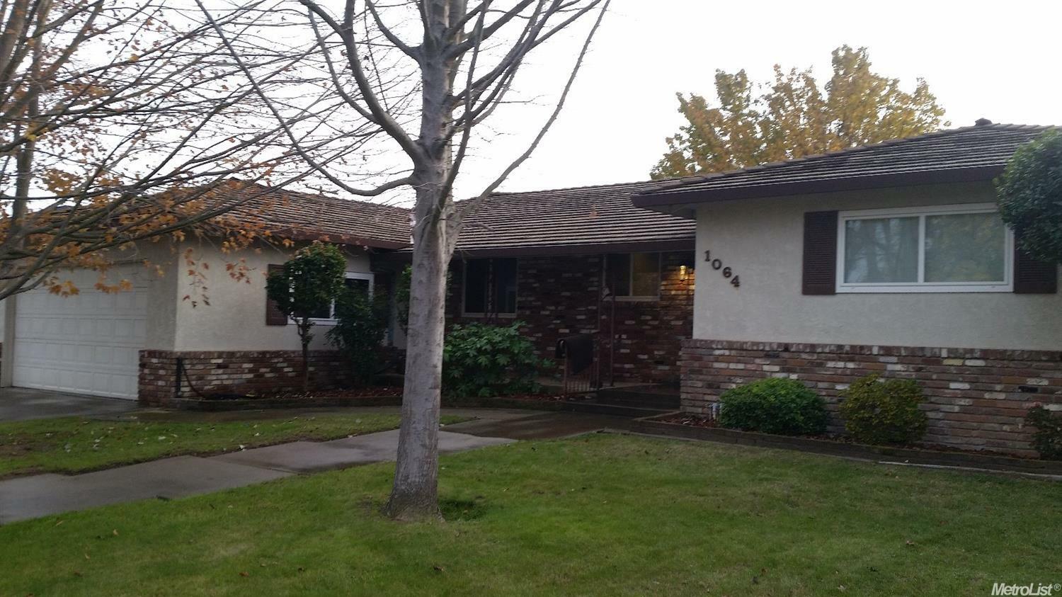 Property Photo: 1064 Woodshire Way CA 95822