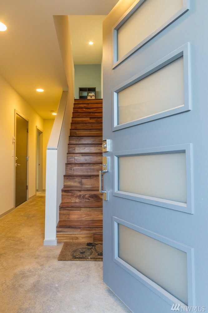 Property Photo: 5024 35th Ave S WA 98118