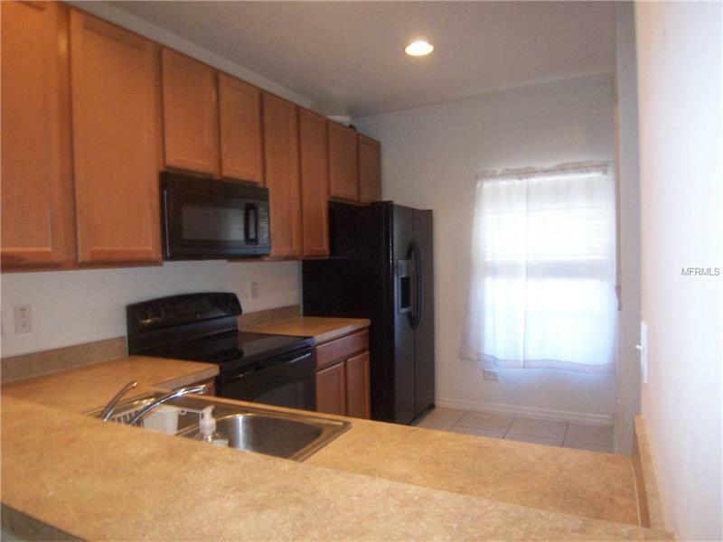 Property Photo: 8529 Gablebend Way FL 33647