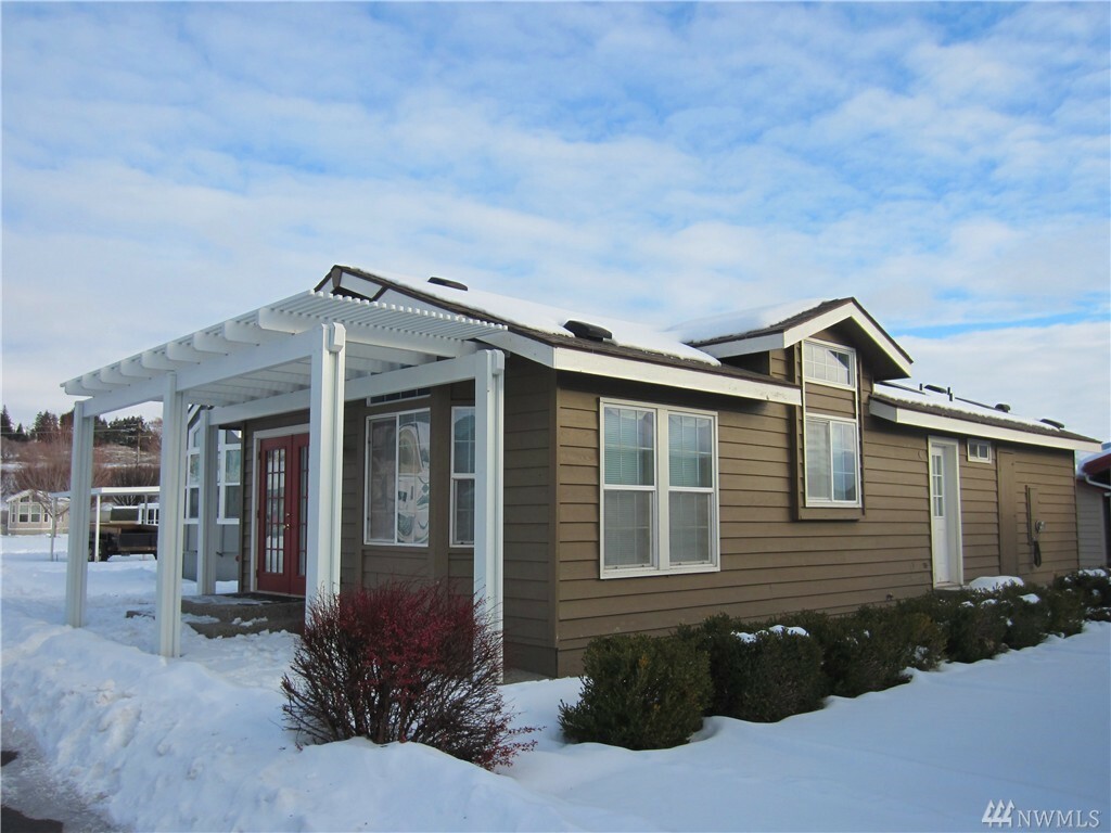 Property Photo:  1000 #60 SR 150  WA 98831 