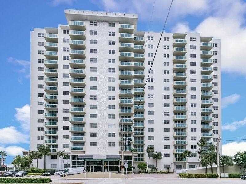 Property Photo: 3000 S Ocean Dr 704 FL 33019