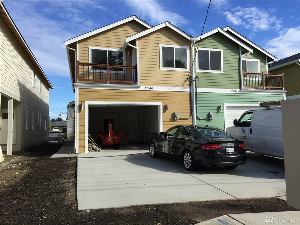 Property Photo:  10250 17th Ave SW  WA 98146 