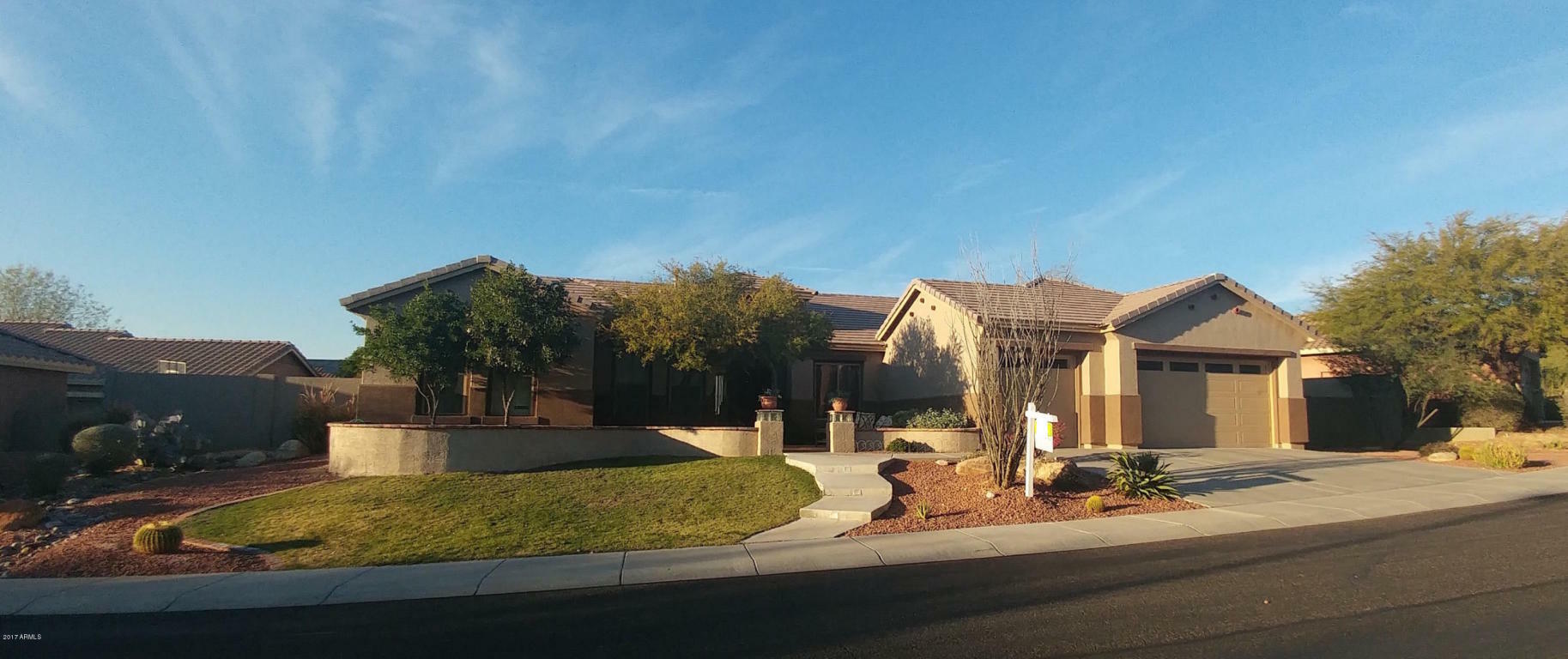 Property Photo:  2212 W Twain Drive  AZ 85086 