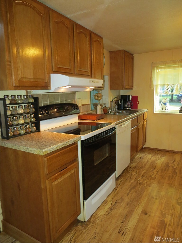 Property Photo:  260 SE Clematis Avenue  WA 98584 