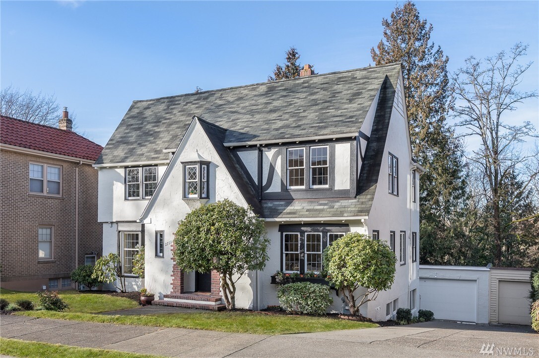 Property Photo: 2711 Mount Saint Helens Place S WA 98144