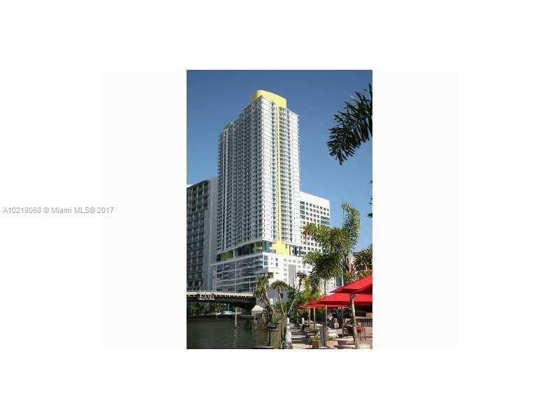Property Photo:  185 SW 7th St 2711  FL 33130 