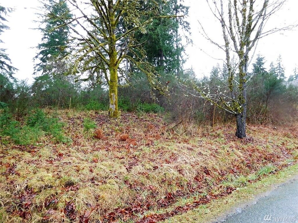 Property Photo:  3905 SE Kamilche Point Rd  WA 98584