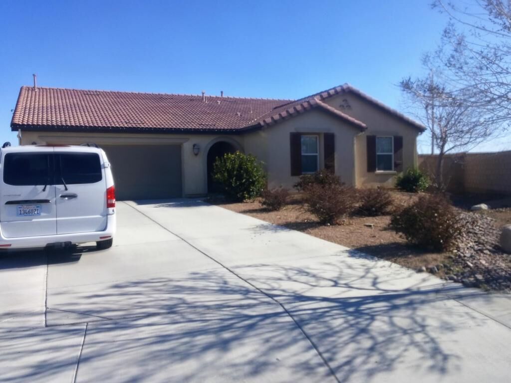 Property Photo:  43146 Homestead Street  CA 93535 