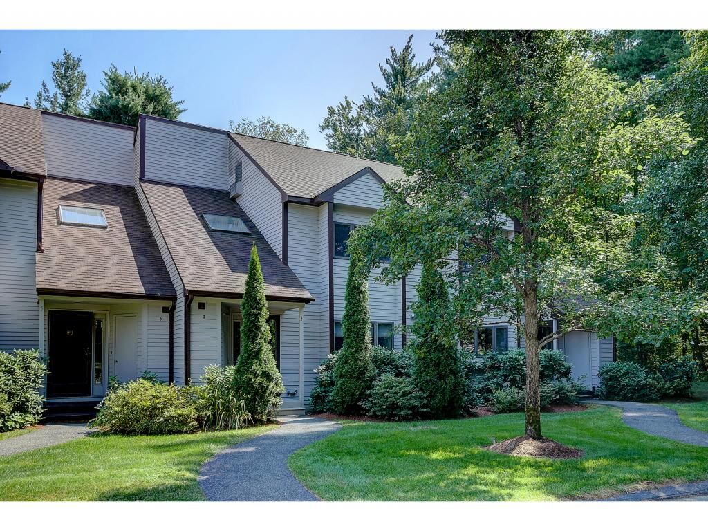 Property Photo:  3 Pondview Drive 3  NH 03054 