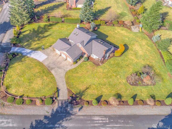 Property Photo:  22435 236th Ave SE  WA 98038 