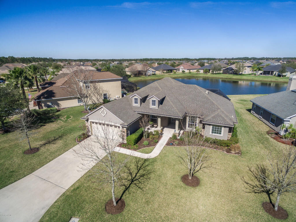 Property Photo:  2428 E Caparina Drive  FL 32092 