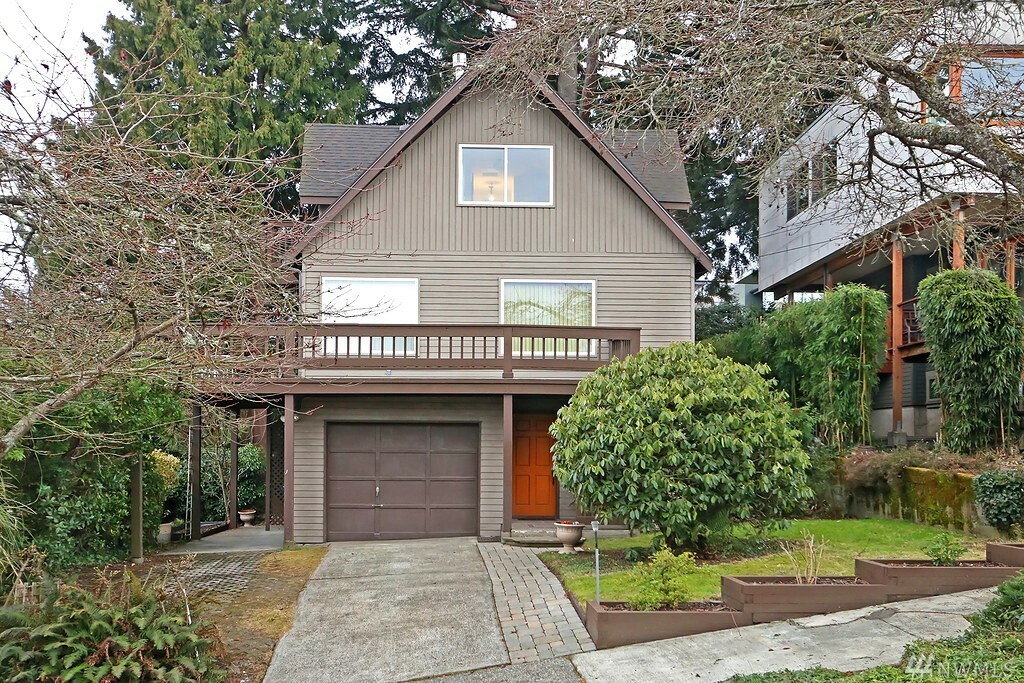 Property Photo:  3213 S Norman St  WA 98144 