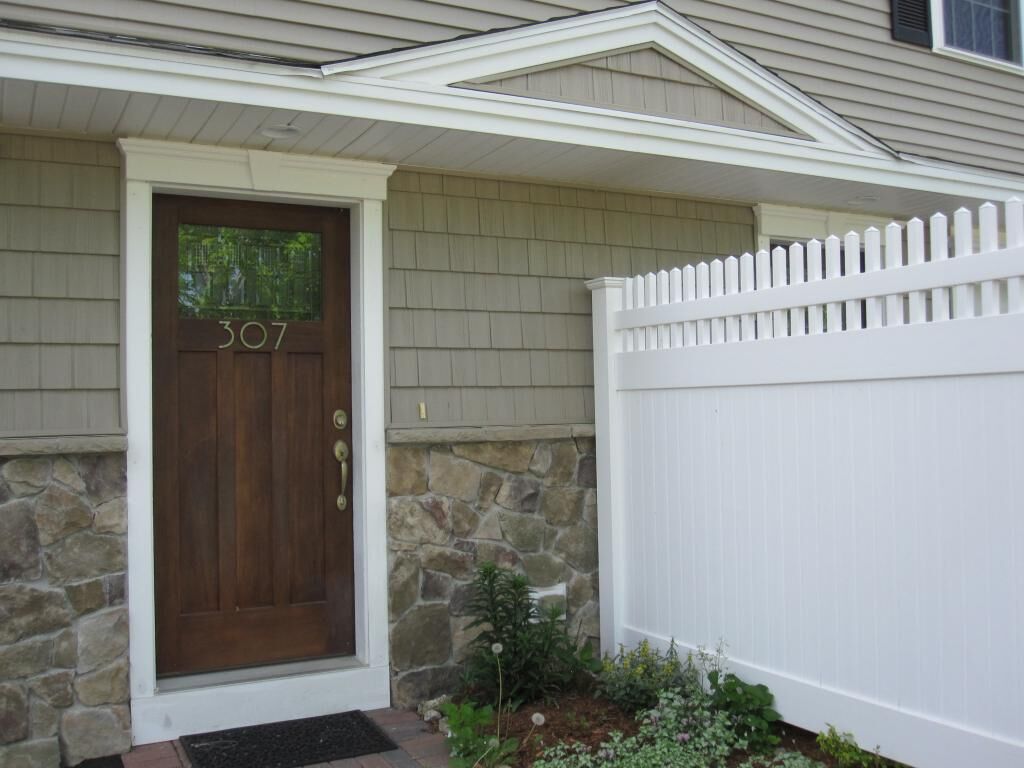 Property Photo:  307 Southfield Lane 307  NH 03458 