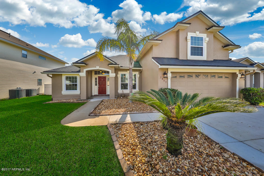Property Photo: 2457 Creekfront Drive FL 32043
