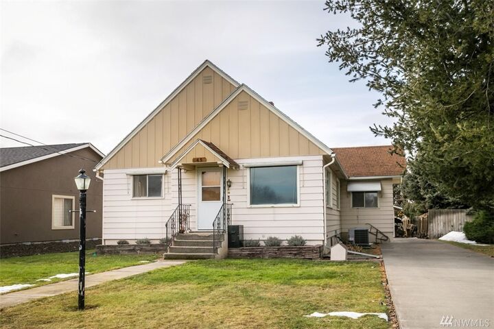 Property Photo:  45 NW Evans Ave  WA 99324 