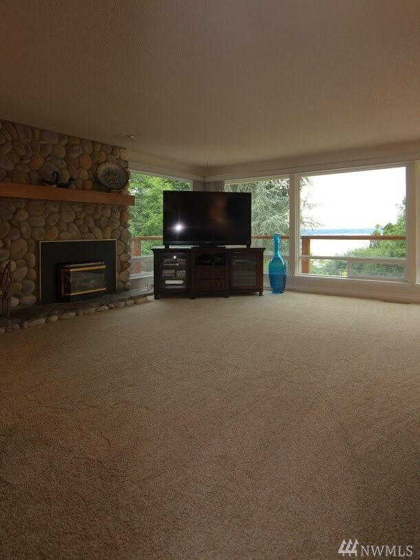 Property Photo: 68 68A Island Blvd WA 98333