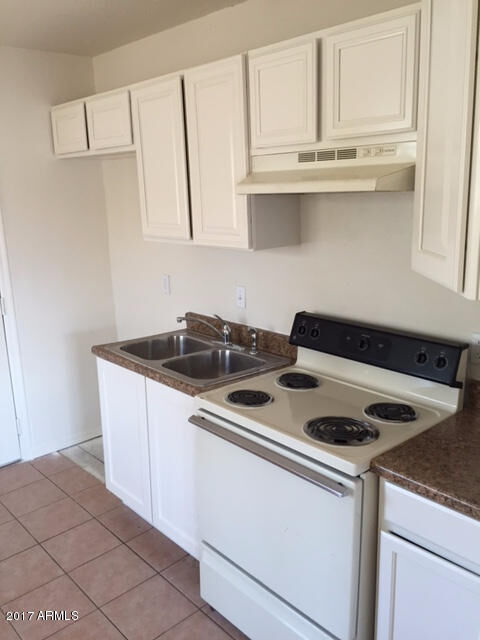 Property Photo:  