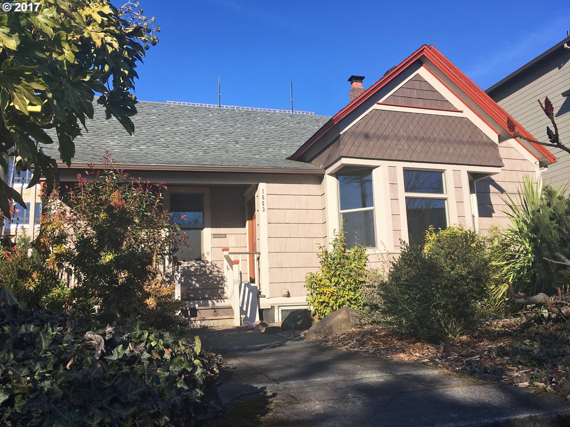 Property Photo:  1653 SE Tenino St  OR 97202 