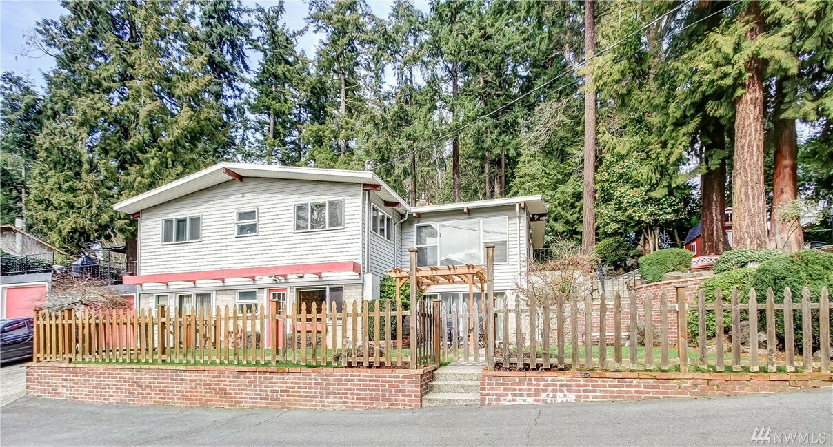 Property Photo:  1415 110th Ave NE  WA 98004 